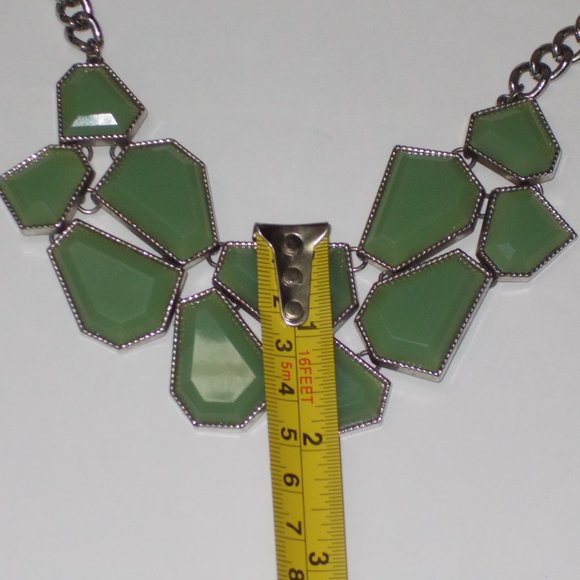 Beautiful mint green & silver tone statement fashion necklace for any occasion! - Picture 3 of 6